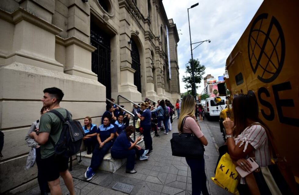 Evacuaron el Patio Olmos por un principio de incendio