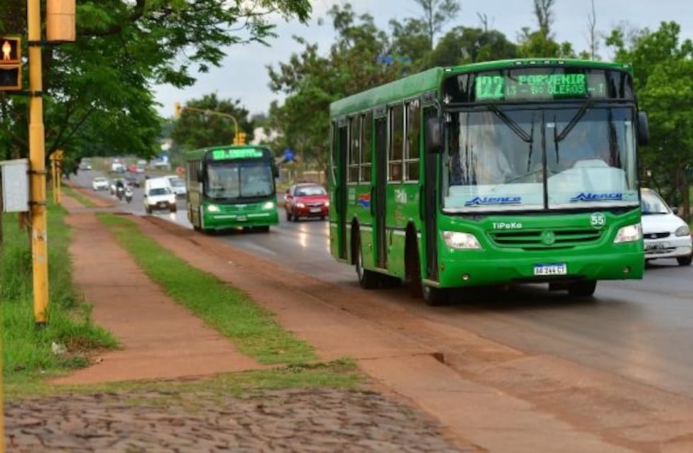 Vecinos reclaman por la eliminación de frecuencias de ómnibus y de servicios