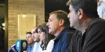 Coronavirus conferencia de prensa Gobierno de Mendoza Rodolfo Suarez\u002E Foto: prensa Gobierno de Mendoza