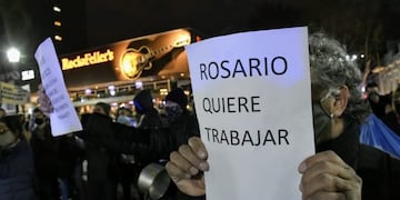 Protesta de gastronómicos por decreto restrictivo de Perotti (@MauroYasprizza)