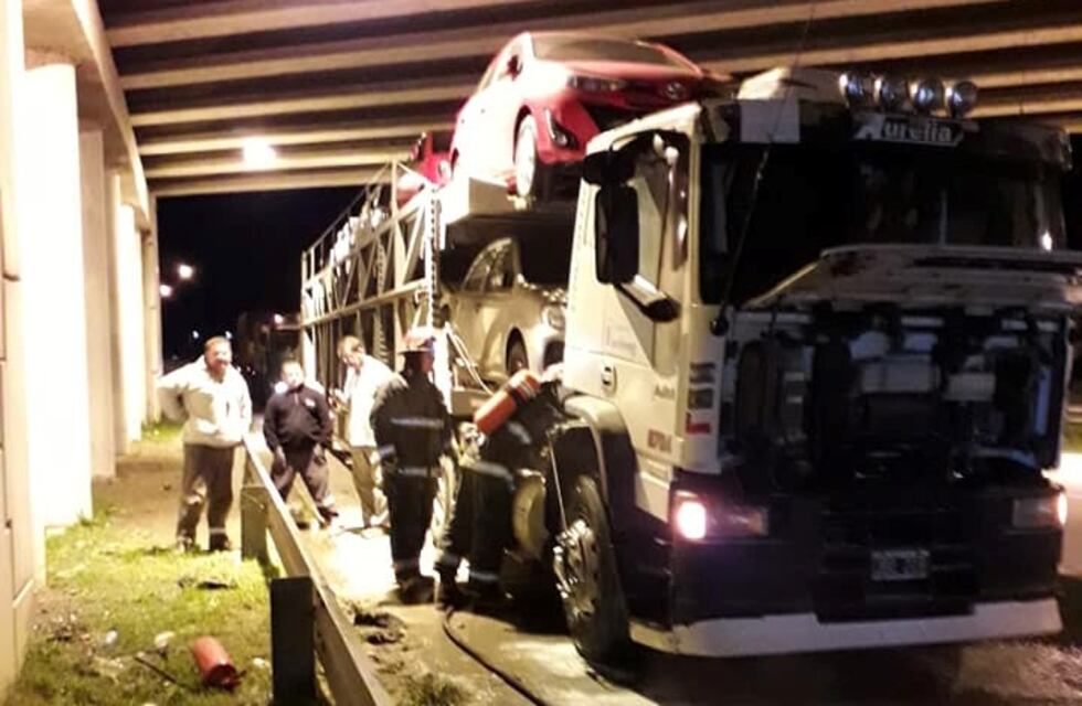 Se produjo un principio de incendio de un camión en la autopista Córdoba - Rosario