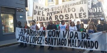 Dirigentes sindicales y de izquierda se unieron para encabezar una de las columnas\u002E (@ATERosario)