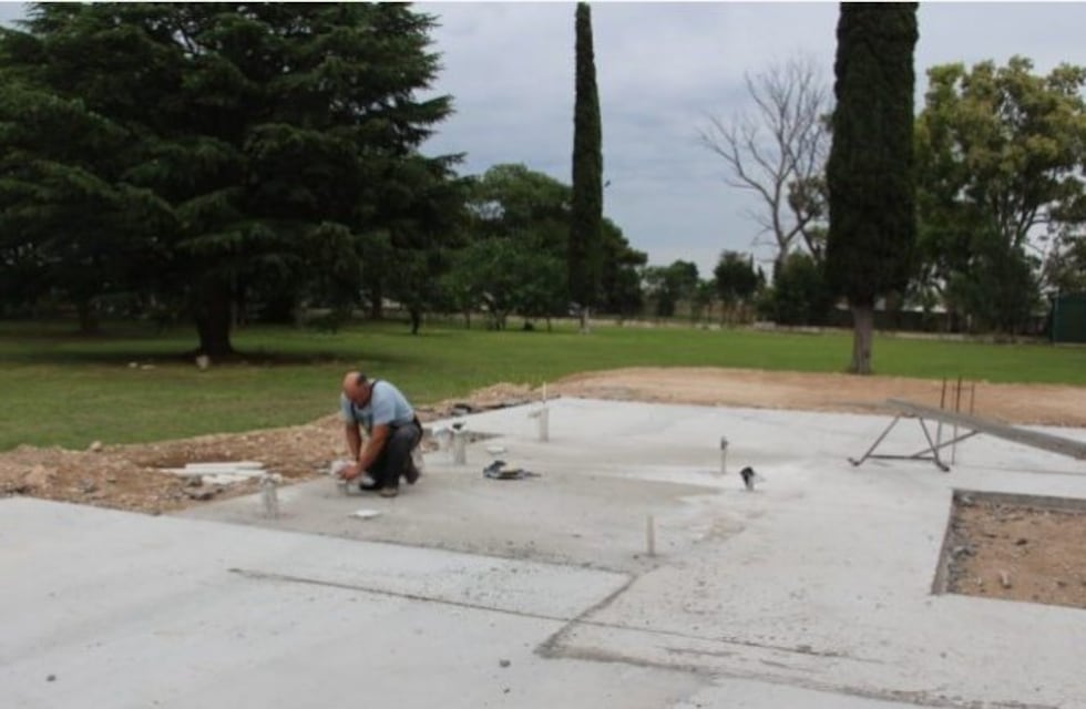 Sánchez recorrió la obra de la Biblioteca Meister y visitó la Planta de Separación de Residuos de Bellocq