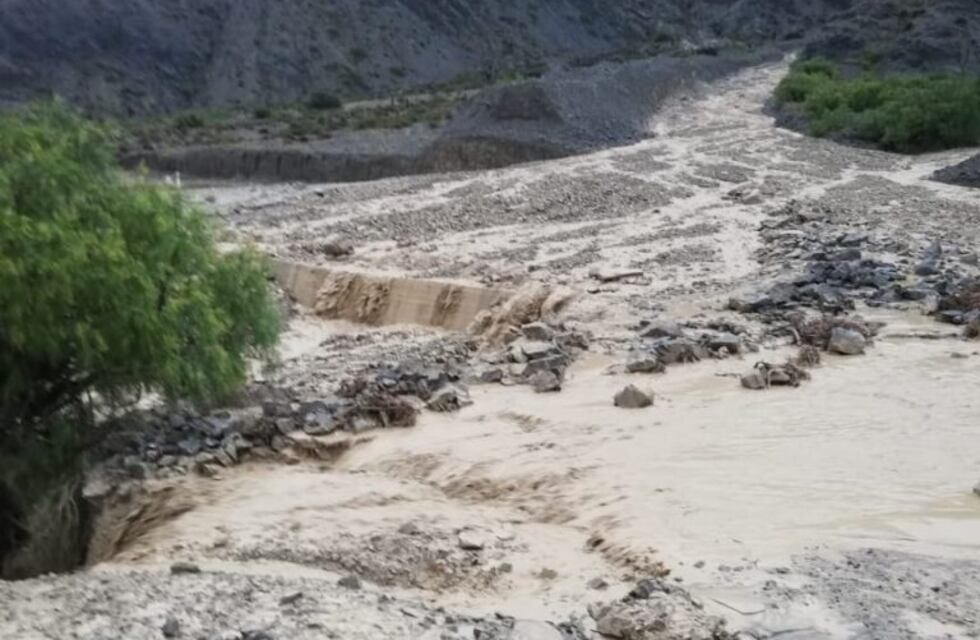 Las intensas lluvias provocan cortes de ruta al sur de la Quebrada de Humahuaca
