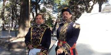 El General José de San Martín (Martín Lombardelli) y Manuel Belgrano (Nelson Alfonso)\u002E Foto: Romina Aguirre\u002E