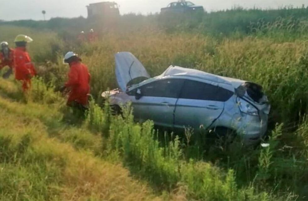 Espectacular vuelco en la Ruta 26 en cercanías de Buchardo