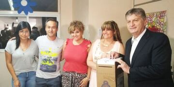 Ziliotto junto a las autoridades de la mesa (Vía Santa Rosa)