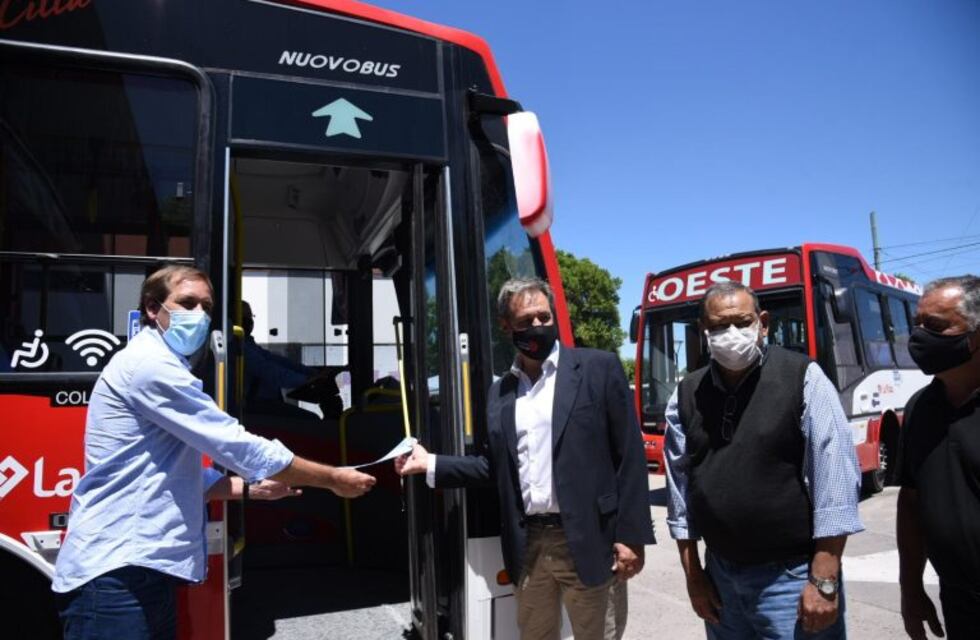 La Plata inauguró micros de última tecnología