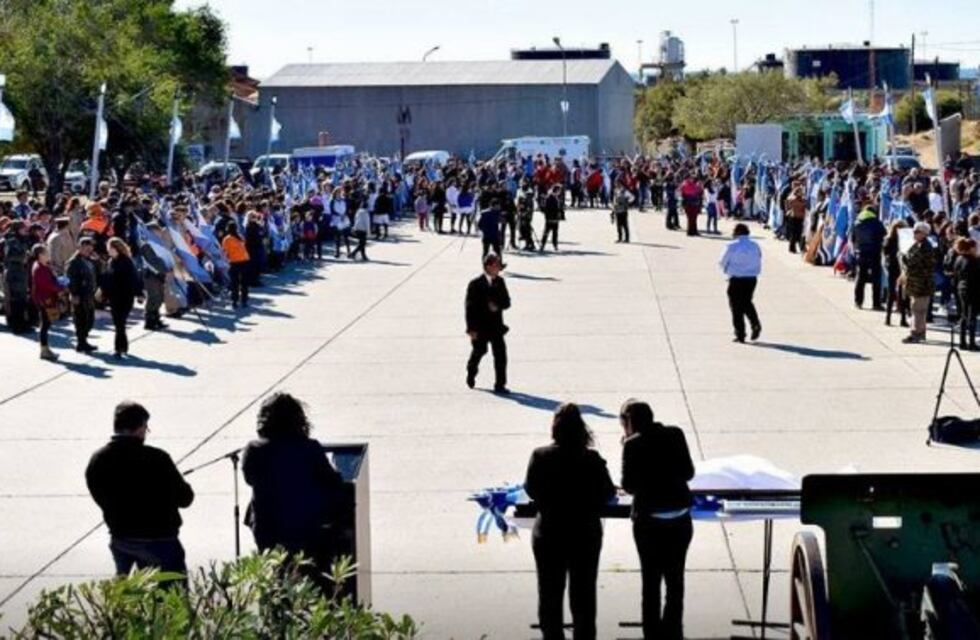 Emotivo homenaje a los héroes de Malvinas en Caleta Olivia