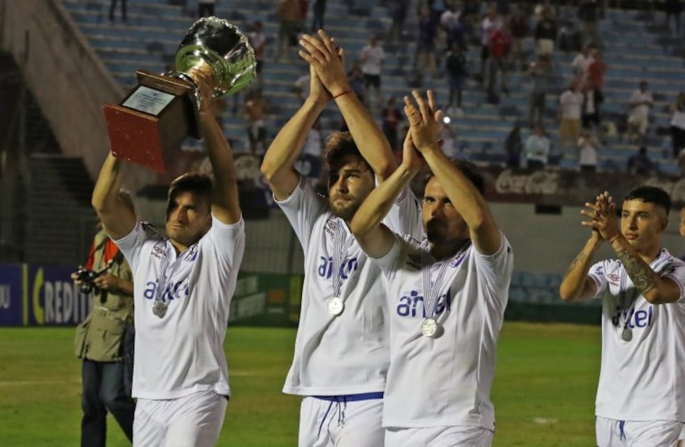 Uruguay: la Copa se cayó al foso en la final entre Nacional y Peñarol
