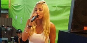 La dulce voz de Magalí Olave\u002E Ojalá sirva de incentivo para la Selección\u002E