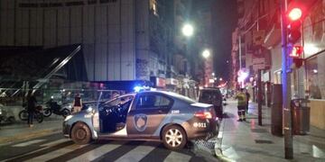 Un hombre armado paralizó calle Corrientes (Web)
