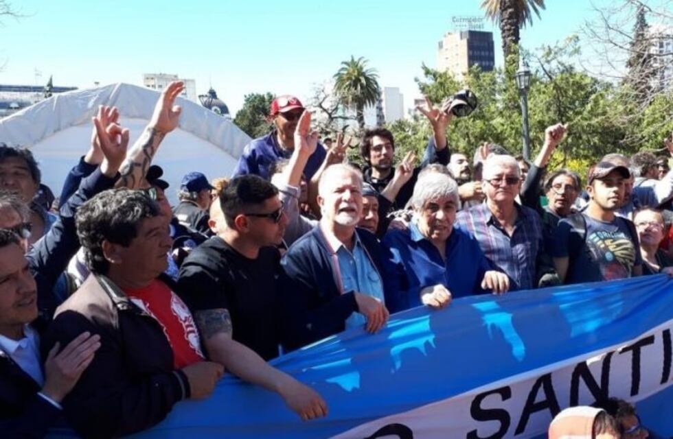Hugo Moyano manifestó su apoyo a los trabajadores del Astillero Río Santiago