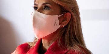 BRA102\u002E LA PAZ (BOLIVIA), 18/10/2020\u002E- La presidenta interina de Bolivia, Jeanine Áñez llega a la apertura de las urnas para la presidencia en Bolivia, en La Paz (Bolivia)\u002E Áñez instó este domingo al electorado a acudir a votar en las elecciones generales que celebra el país, en una jornada que confió que trascurra pacíficamente\u002E EFE/Joédson Alves