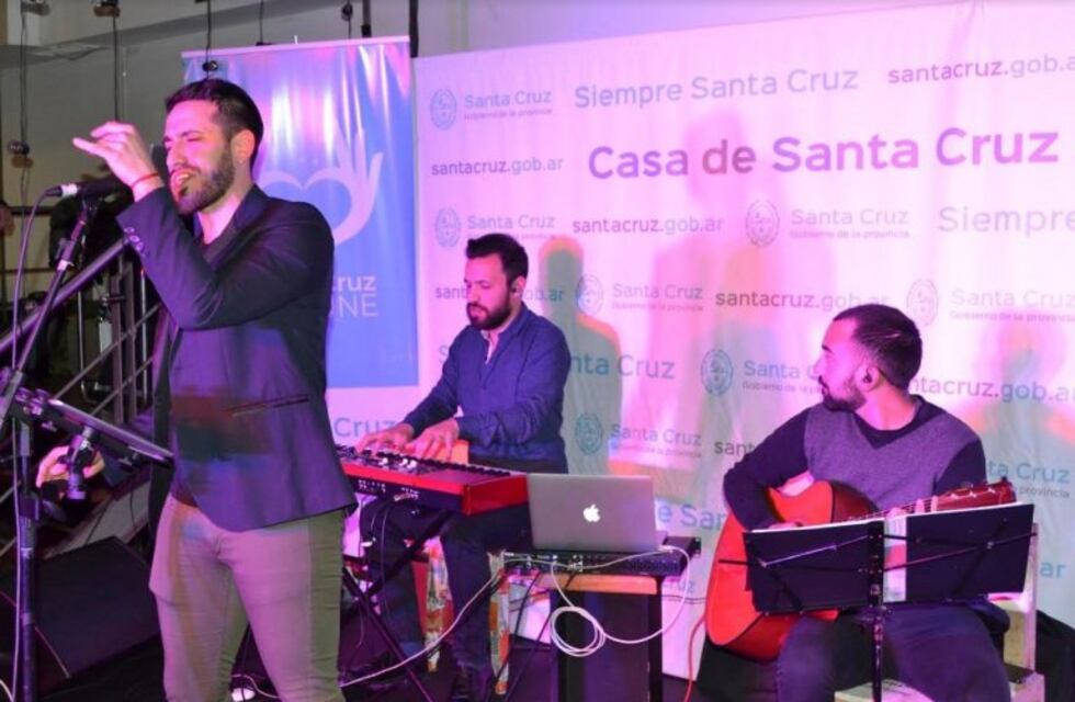 Peña Homenaje a Hugo Giménez Agüero