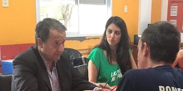 El periodista fue sorprendido en la calle después de participar de una protesta sindical\u002E (@delfradecarlos)