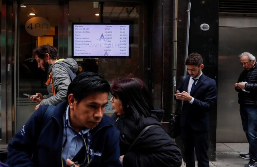 El Banco Central subastará US$ 675 millones para contener el dólar