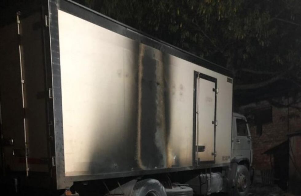Propietario de un frigorífico denunció el incendio de uno de sus camiones