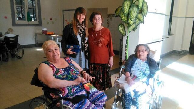 La ex modelo visitu00f3 el Hospital Geriu00e1trico Provincial de Rosario el mes pasado.