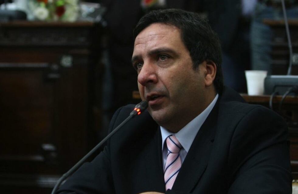Un diputado de Cambia Mendoza negó a los 30 mil desaparecidos de la dictadura