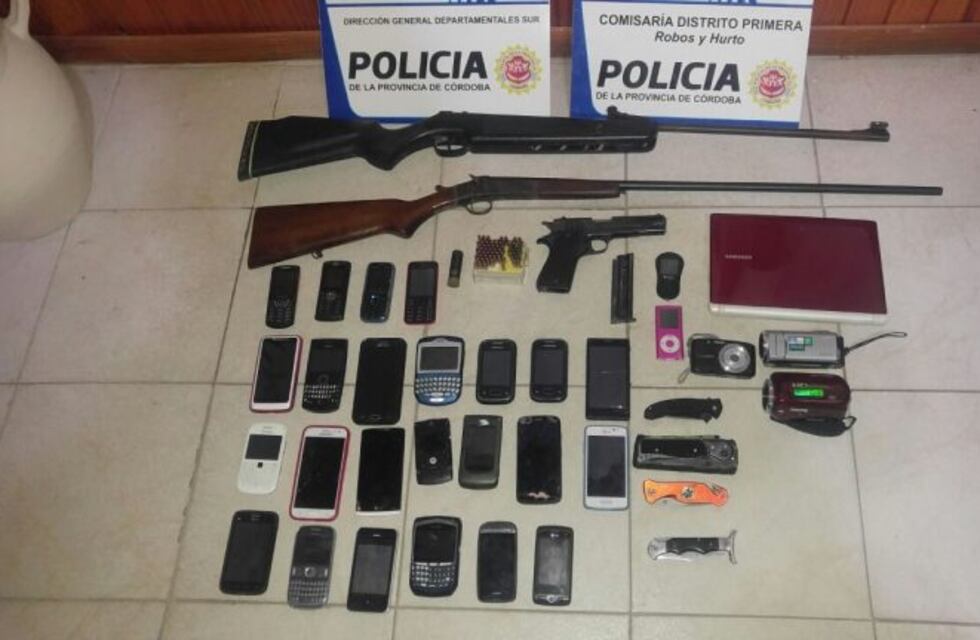 Le secuestraron 24 celulares pero no quedó detenido