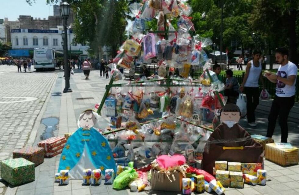 La Fundación Córdoba Voluntaria comienza el armado del Árbol Solidario