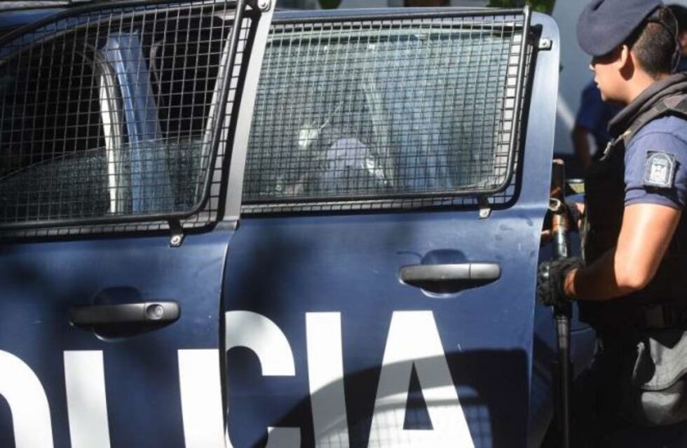 Detuvieron a una mujer con un kilo de cocaína en Maipú