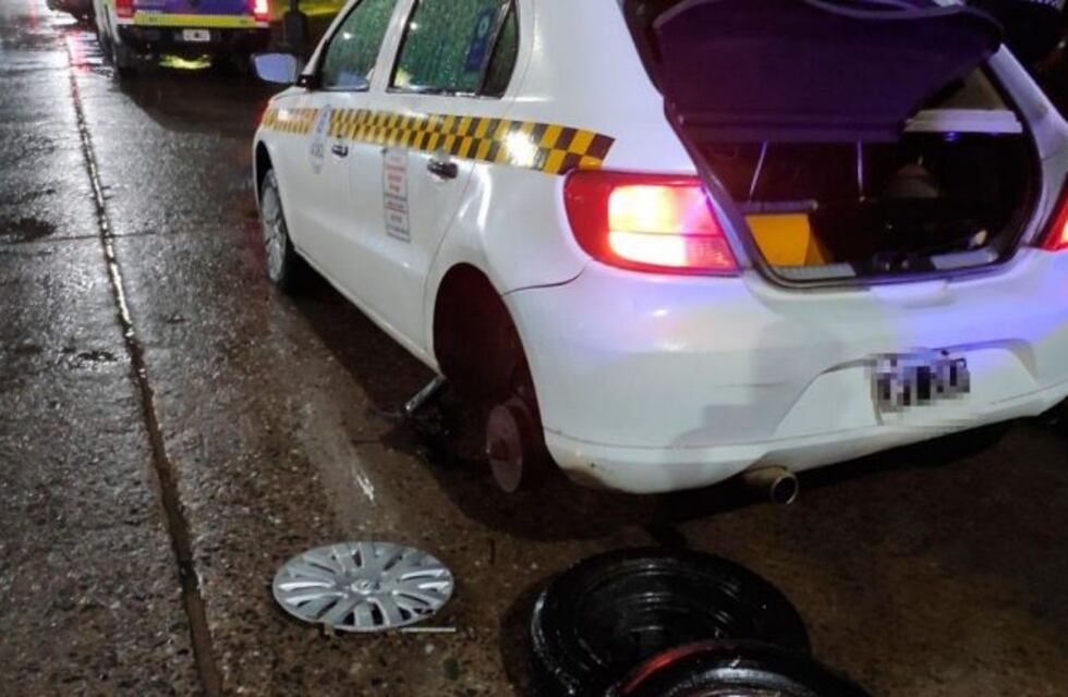 Un taxista se bajó a cambiar la rueda de su vehículo y murió de un infarto