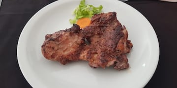 Nutria a la parrilla en Miramar de Ansenuza\u002E