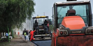 Obra asfalto Pueblo Belgrano (Gualeguaychú)\nCrédito: Prensa PGB