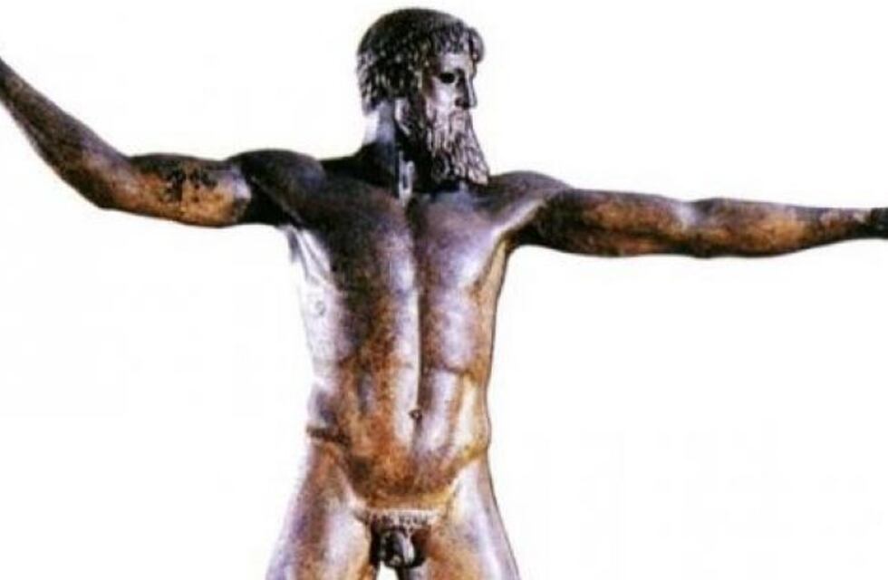 ¿Por qué los griegos hacían sus estatuas con miembros pequeños?