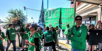 Protesta de trabajadores de los hoteles de las FFAA en Mar del Plata (Foto: ATE Mar del Plata)