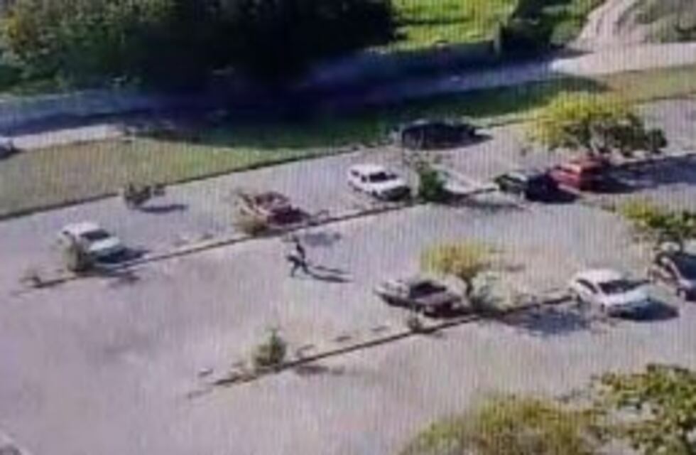 Dos motochorros entraron a robar al hospital Posadas a los tiros