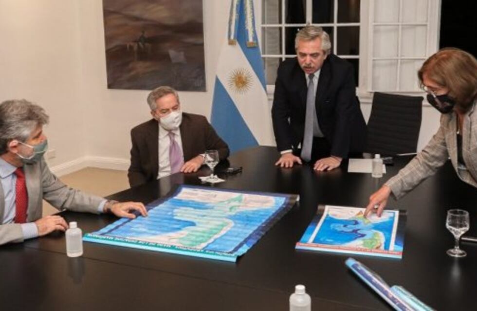 Hay un protocolo oficial de Presidencia para prevenir el contagio de coronavirus y Fernández lo incumplió varias veces