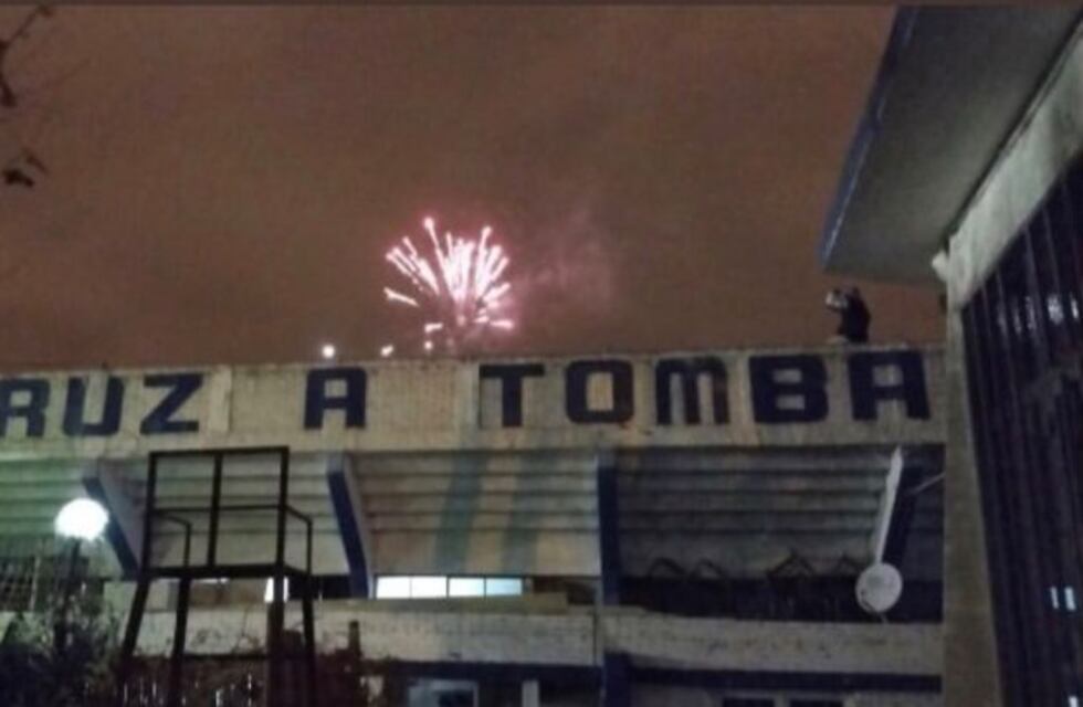 Repudian los festejos con pirotecnia de los hinchas de Godoy Cruz por el aniversario del club