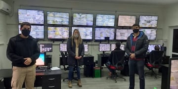 Vecinalistas en el centro de monitoreo