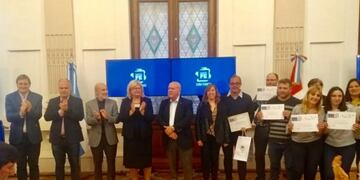 Alejandro Ambort recibió la distinción de los ministros Speranza y Balagué (Prensa Comuna de Susana)