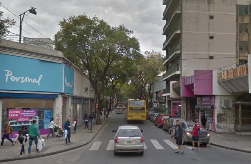 Colectivo atropelló a una mujer al acercarse a la vereda para que subiera un pasajero