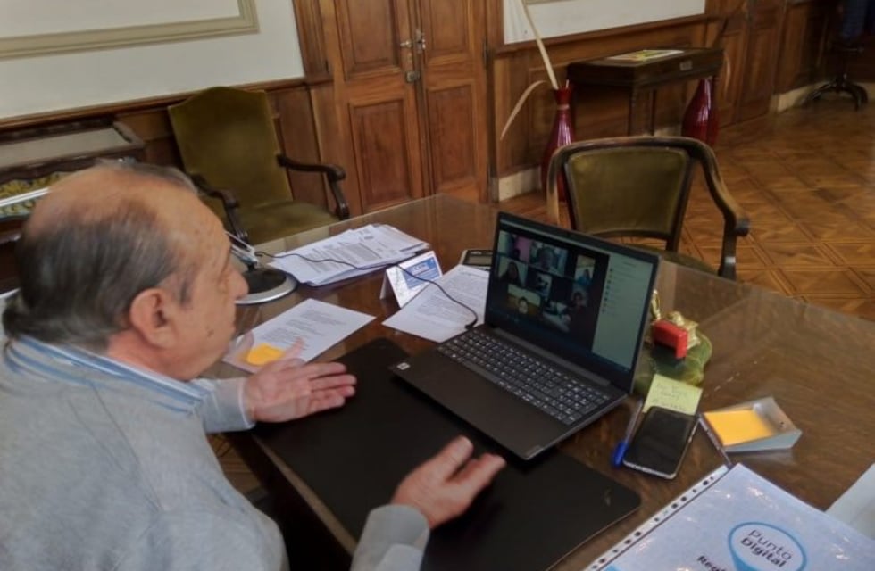 Sánchez mantuvo un encuentro virtual con alumnos del Centro de Educación Complementario