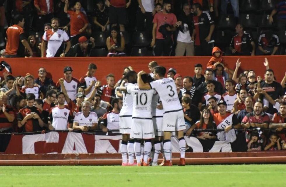 Newell's dominó a San Martín de San Juan y le ganó 2 a 0