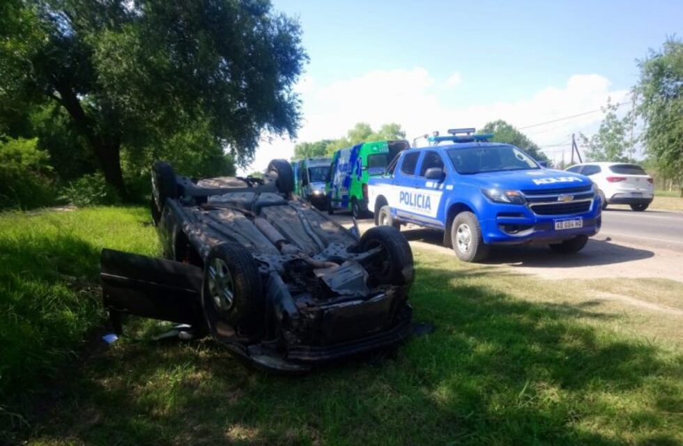 Espectacular vuelco sobre Ruta 5: no hubo personas heridas