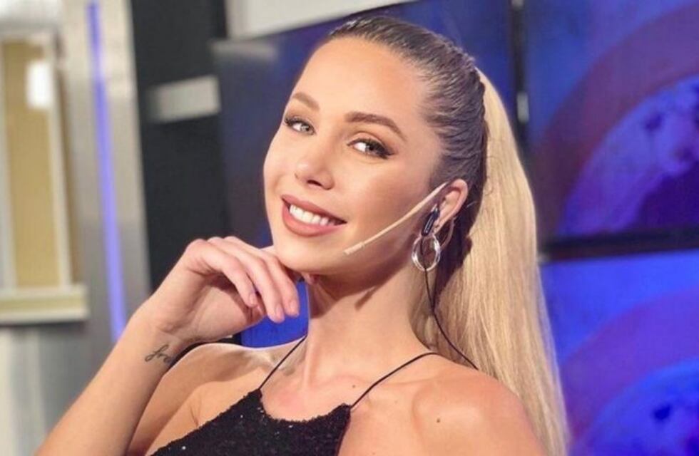 Romina Malaspina despidió la semana con un look "ajustadísimo" que resaltó sus curvas
