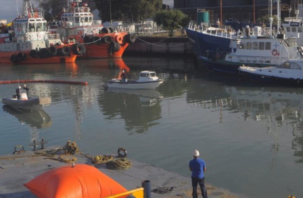 Día Mundial de la Seguridad, Salud y Medio Ambiente: simulacro de derrame en el puerto