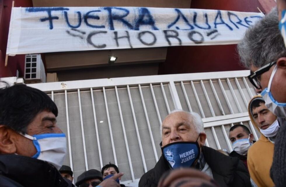 Herme Juárez intentó volver al sindicato portuario y lo echaron a los gritos