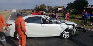 El vehículo sufrió daños graves mientras salía de la ciudad\u002E (@RedSegVial)