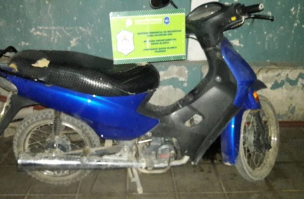 Estaba robando una moto cuando fue atrapado por un policía que estaba de franco