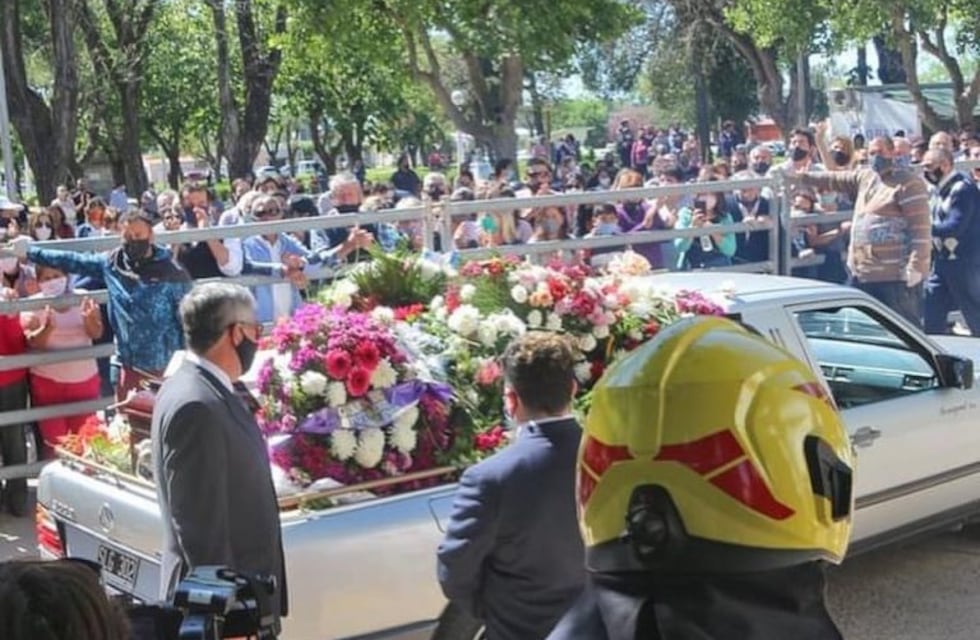 Una multitud despidió al intendente en Gualeguay