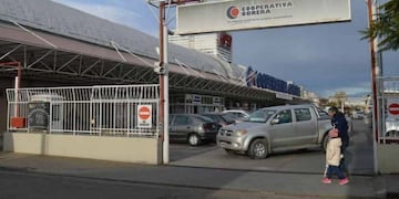 Hipermercado Cooperativa Obrera, Barrio Universitario