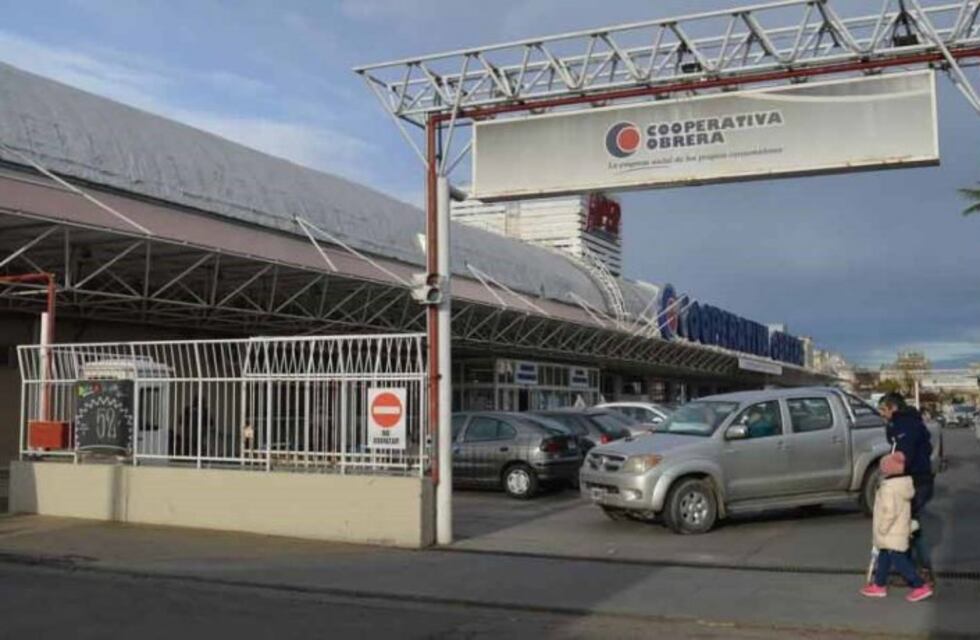 Roban una cantidad importante de celulares en el híper de la Cooperativa