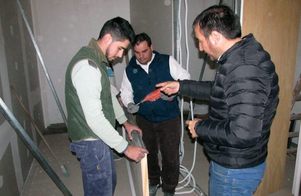 Continúan los trabajos por parte del Municipio en el edificio del PAMI